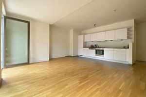 Exklusive, gepflegte 3-Zimmer-Erdgeschosswohnung mit geh. Innenausstattung mit EBK – München – Vorschaubild 3