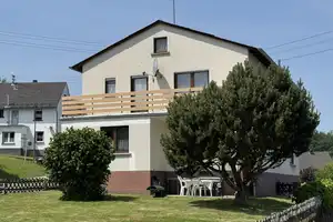 Platz für die ganze Familie in ruhiger Lage zwischen Altenkirchen und Hachenburg  – Westerwaldkreis – Vorschaubild 1