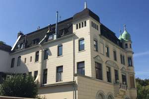 3-Zimmer-Dachgeschosswohnung im stilvollen, denkmalgeschützten Altbau