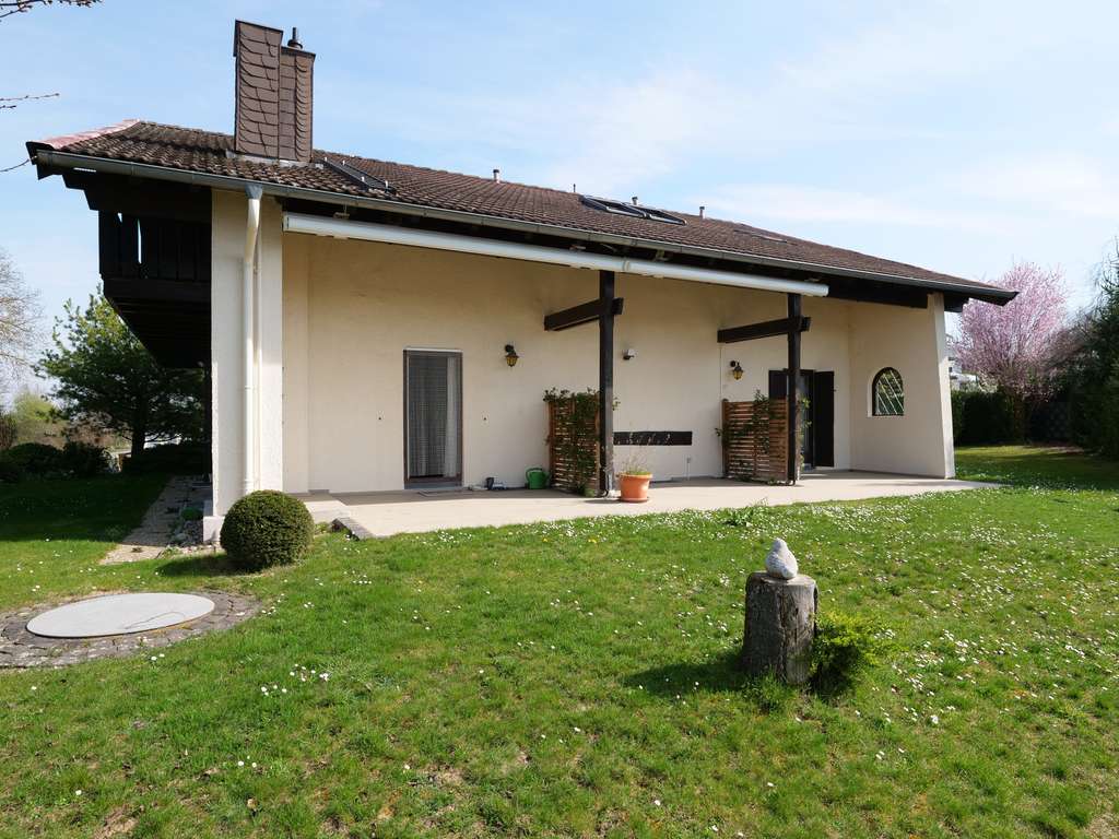 Immobilie in Saulheim - Wohnen in direkter Feldrandlage – Großzügiges Zuhause mit Garten, Terrasse & Balkon! - Bild 2