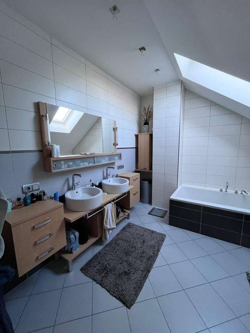 Immobilie in Remlingen - Traumhaus mit unverbaubarem Blick - Bild 2