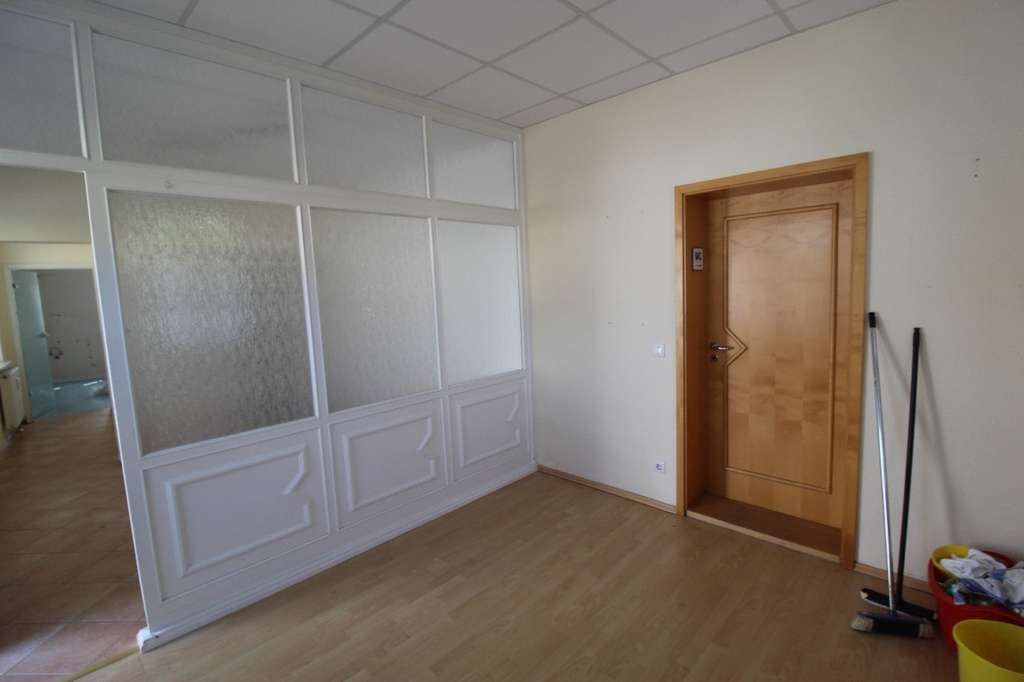 Immobilie in Nobitz - Ehemaliges Wohn- und Geschäftshaus mit vielen Möglichkeiten - Bild 2