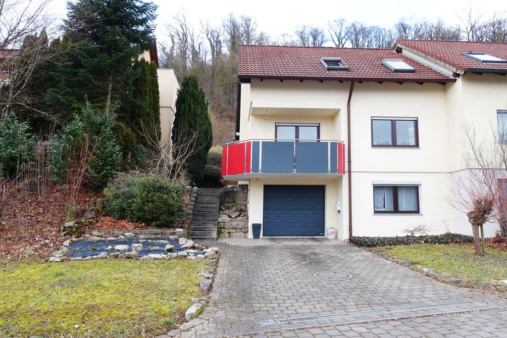 Immobilie in Braunsbach - Charmante Doppelhaushälfte in Südhanglage von Braunsbach - Bild 0