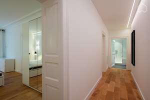 Zentrum! Möblierte Jugendstil-Altbau 2,5-Raum-Wohnung mit Balkon, um die Ecke vom Viktualienmarkt – Westenriederstr. 45, 80331 Graggenau, München – Vorschaubild 9