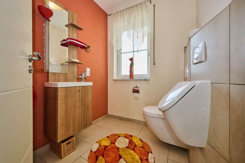 Immobilie in Mintraching - Mehr als nur ein Haus: Hier wachsen Familien und Träume - mit Einliegerwohnung! - Bild 1