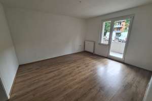 EG - 2,5 Raum-Wohnung mit Balkon - sehr gepflegt!