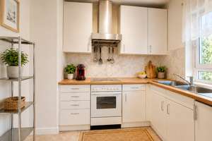 Gemütliche Wohnung mit Kamin und Balkon im Diplomatenviertel – Die vollständige Adresse der Immobilie erhältst du vom Anbieter., 60487 Bockenheim, Frankfurt am Main – Vorschaubild 5