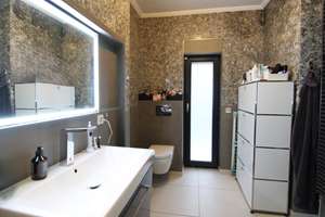 Property thumbnail 12