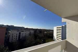 Unverbaubarer Ausblick! 2 Zimmer ETW mit TG-Stellplatz – München – Vorschaubild 1