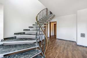 Großzügiges Ein-/ Zweifamilienhaus in ländlicher Grünlage – Die vollständige Adresse der Immobilie erhältst du vom Anbieter., 42855 Lüttringhausen West, Remscheid – Vorschaubild 5