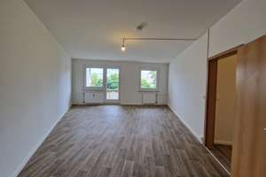 Viel Platz für die ganze Familie: Großzügige 3-Zimmer-Wohnung mit Balkon und grüner Umgebung! – Plovdiver Straße 30, 4205 Grünau-Nord, Leipzig – Vorschaubild 3