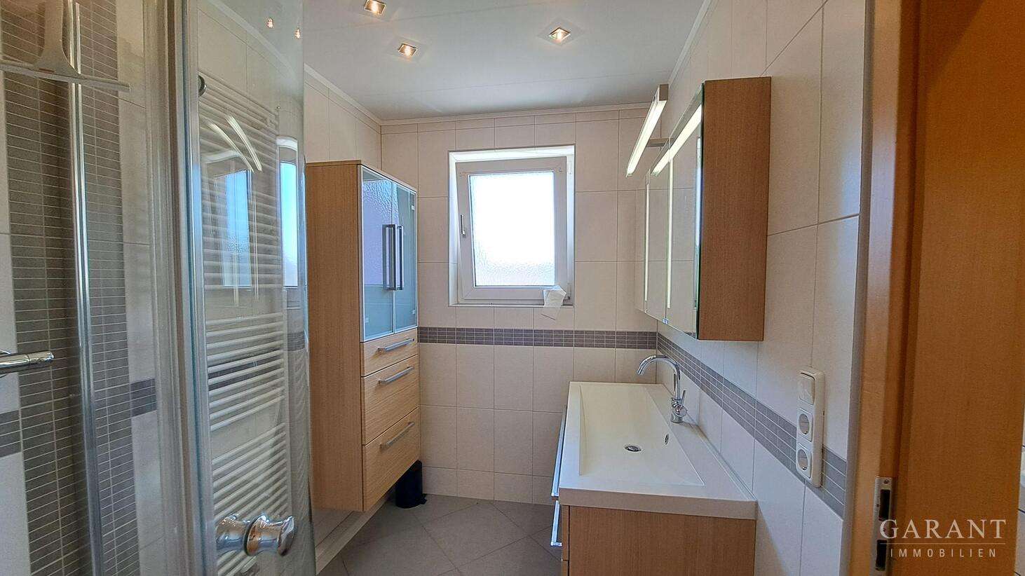 Immobilie in Konradsreuth - Vielseitiges Zweifamilienhaus mit großem Grundstück in ruhiger Lage von Konradsreuth - Bild 4