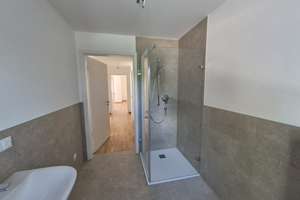 Erstbezug im klimafreundlichen Neubau (KfW 40 QNG): 3-Zimmer-Wohnung mit Südterrasse in Regensburg – 93053 Kasernenviertel, Regensburg – Vorschaubild 7