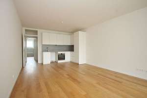 IPANEMA - helle 3 Zimmer mit Parkett, EBK und großer Loggia – Sydneystraße 28, 22297 Winterhude, Hamburg – Vorschaubild 3