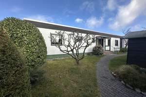 Charmanter Bungalow mit familienfreundlicher Raumaufteilung und schönem Garten am Brüser Berg!