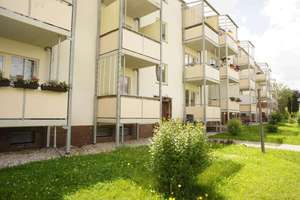 TOP Wohnlage mit Süd-Balkon am Wohnzi. !! – Sachsenring 41, 9127 Gablenz, Chemnitz – Vorschaubild 4
