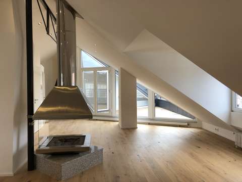 Attraktive Luxus Dachgeschosswohnung