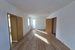 Ab 15.05. frei - familienfreundliche 4-Zimmer-Wohnung mit Balkon in grüner Idylle!