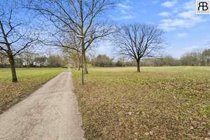 Naturnahes Wohnen in Köln: bezugsfreier Bungalow mit Sauna und Garten nahe Fühlinger See – Die vollständige Adresse der Immobilie erhältst du vom Anbieter., 50769 Seeberg, Köln – Vorschaubild 22