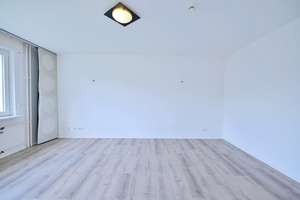 Bezugsfreie 1 Zimmer Eigentumswohnung mit ca. 36,4 m² Wohnfläche, Einbauküche und ruhigem Balkon – Die vollständige Adresse der Immobilie erhältst du vom Anbieter., 12305 Lichtenrade, Berlin – Vorschaubild 4