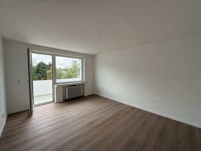 Erstbezug nach Sanierung - 2 Zimmer Wohnung mit Balkon zu vermieten