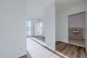 Wohnung mit Terrasse an der U5! – Lily-Braun-Str. 15, 12619 Hellersdorf, Berlin – Vorschaubild 1
