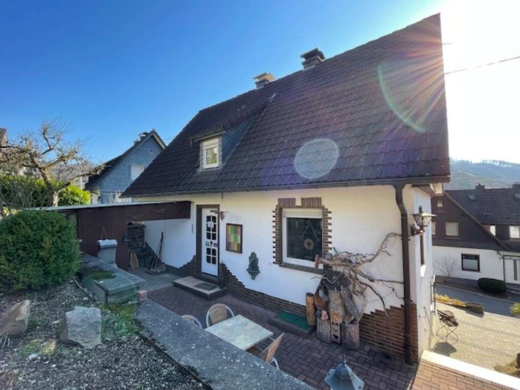 Immobilie in Lennestadt - / Gemütliches Einfamilienhaus in Langenei! - Bild 1