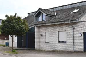 Exklusives Einfamilienhaus mit großem Grundstück, Doppelgarage und Seeperspektive – Auf den Steinen 20, 41812 Erkelenz – Vorschaubild 2