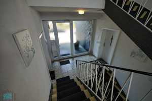 ***Wohnen mit Stil: Erdgeschosswohnung mit Balkon, Garten und Garage – Wuppertal – Vorschaubild 3