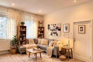 Zentrale 3-Zimmer-Altbauwohnung mit Entwicklungspotenzial – Leerstehend, gestaltbar, in Bahnhofsnähe