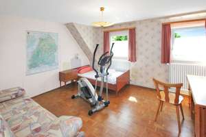 Ländliches Wohnhaus mit Ökonomieteil in Donaueschingen-Heidenhofen – vielseitiges Raumangebot für Wo – Die vollständige Adresse der Immobilie erhältst du vom Anbieter., 78166 Donaueschingen – Vorschaubild 13