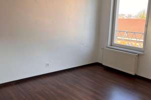 Helles Zimmer in schöner 80qm 2er-WG am Schlossgarten mit Balkon und zwei Bädern – Die vollständige Adresse der Immobilie erhältst du vom Anbieter., 70190 Berg, Stuttgart – Vorschaubild 16