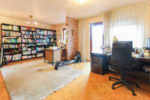 Perfektes Zuhause für Familien: Großzügiges Haus mit Balkon, Terrasse, Garten und zwei Garagen  – Ludwigsburg (Kreis) – Vorschaubild 6