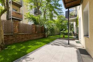 Kernsanierte Altbauwohnung mit Terrasse und Garten – urban wohnen, ruhig genießen