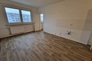 2-Zimmer-Wohnung im 4. Obergeschoss zu vermieten – Ringstraße 157, 4209 Grünau-Mitte, Leipzig – Vorschaubild 3