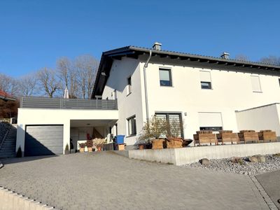 Attraktive, moderne und vermietete Doppelhaushälfte in Zachenberg, Nähe Ruhmannsfelden
