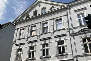 4Z Dachgeschosswohnung mit Stellplatz, Pelletofen und Einbauküche im Stadtzentrum – Friedrichstr. 39, 58507 Lüdenscheid – Vorschaubild 2
