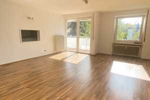 Sonnenverwöhnte 4-ZKB Wohnung mit Terrasse und Garage – Weinstraße 2, 66129 Stadtverband Saarbrücken (Kreis) – Vorschaubild 1