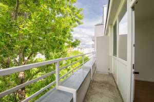 Lichtdurchflutetes City-Apartment mit Design-EBK I Balkon I Aufzug I hochwertigem Badezimmer, bezugs – Eisenzahnstraße 14, 10709 Wilmersdorf, Berlin – Vorschaubild 2