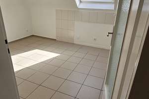 Attraktive Dachgeschoss-Wohnung in zentraler Lage im Essener Süden – Ruhrallee 61, 45138 Huttrop, Essen – Vorschaubild 4