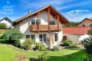 Traumhaus mit großem Grundstück in Oberbergkirchen – Die vollständige Adresse der Immobilie erhältst du vom Anbieter., 84564 Oberbergkirchen – Vorschaubild 1