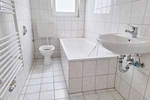 Sanierte 3,5 Zimmer-KDB Wohnung (ca. 70 qm) mit Einbauküche und Balkon / Holsterhausen – Bunsenstr. 77, 45145 Holsterhausen, Essen – Vorschaubild 5