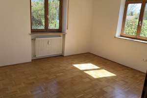 4-Zimmer-Wohnung im EG mit überdachter Terrasse, Gartenanteil und Garage – Die vollständige Adresse der Immobilie erhältst du vom Anbieter., 83083 Riedering – Vorschaubild 5