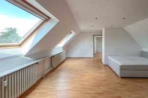 Freies 1-Zimmer-Studentenapartment mit Einbauküche – Danziger Straße 8, 50858 Köln – Vorschaubild 3