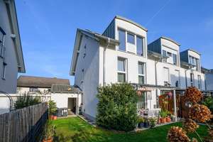 Raum für Familie und Zukunft – modernes Reihenendhaus mit Terrasse und Garten – Die vollständige Adresse der Immobilie erhältst du vom Anbieter., 79206 Breisach am Rhein – Vorschaubild 2