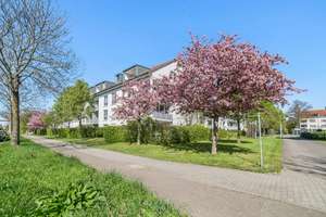 **Exklusiv** 3-Raum-Wohnung mit 2 Balkonen und Stellplatz zu verkaufen! – Die vollständige Adresse der Immobilie erhältst du vom Anbieter., 4207 Lausen-Grünau, Leipzig – Vorschaubild 2
