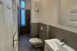 Hochwertiger Sanierung - 2 Zimmer Wohnung in tolle Lage in Charlottenburg – Guerickestr. 41, 10587 Berlin – Vorschaubild 2