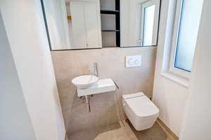 Stilvoller Bungalow 316 m²mit großem Garten in München-Lerchenau – Die vollständige Adresse der Immobilie erhältst du vom Anbieter., 80935 Lerchenau-Ost, München – Vorschaubild 14