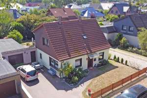 Älteres Einfamilienhaus mit Garage in Oldenburg-Alexandersfeld