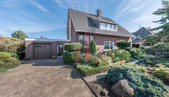 Bild von Großzügiges Einfamilienhaus mit Charme, Wohlfühlambiente und liebevoll gepflegtem Garten